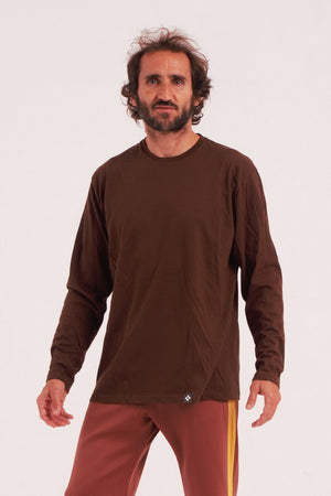 Unisex long-sleeve t-shirt without cuffs, made from 100% pre-shrunk cotton, perfect for contemporary dance practice. Color brown. The ideal t-shirt for contemporary dance.